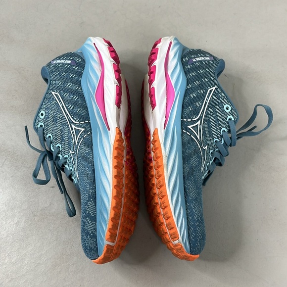 Mizuno WAVE INSPIRE 19 Running Sneakers - Picture 7 of 8